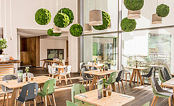 Functionally acoustic moss spheres with Greenhill Premium moss by Freund, Weissglut restaurant