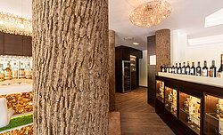 Restaurant Schubert's Berlin, hochwertiges Interieur, Säulen mit Freund GmbH Bark House® Pappelrinde, Berlin, Gastronomie