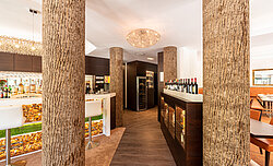Restaurant Schubert's Berlin, hochwertiges Interieur, Säulen mit Freund GmbH Bark House® Pappelrinde, Berlin, Gastronomie