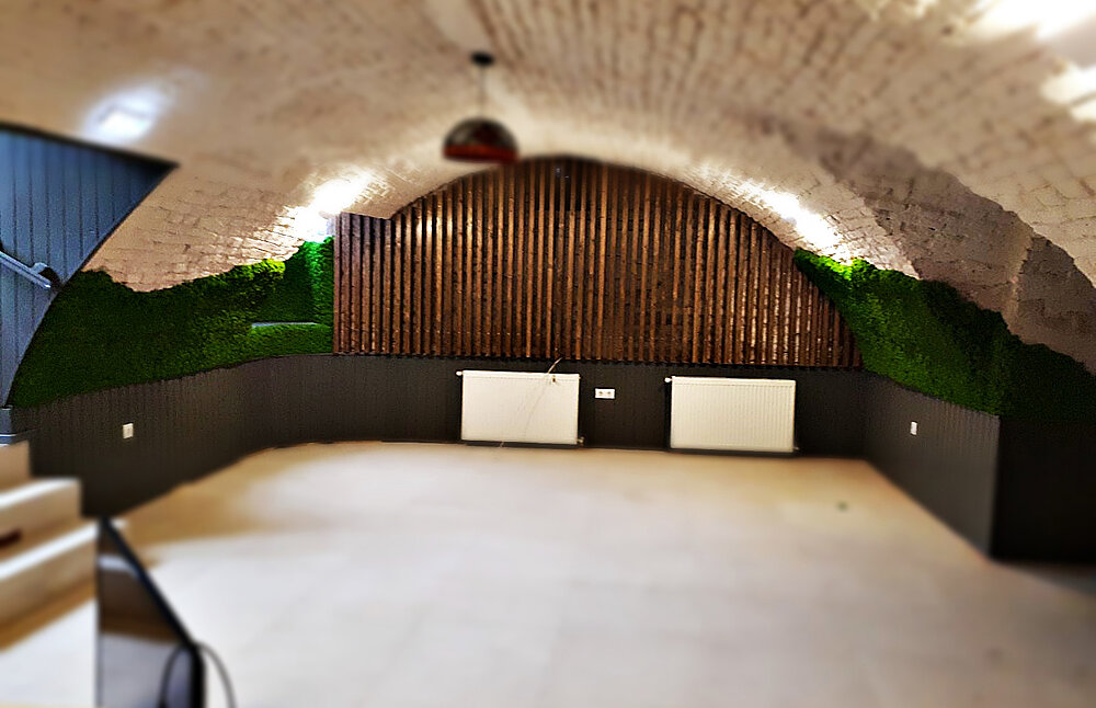 Extrem flexible Moospaneele zur Verkleidung des Kellergewölbes, Restaurant, akustisch wirksam