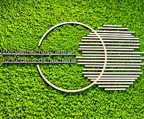 Evergreenn premium moss wall, maintenance-free and acoustically effective, practice room, moss picture combined with logo