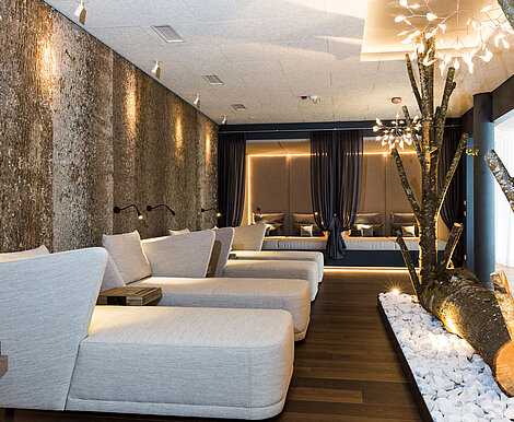 Entspannung pur im Ruheraum Hotel Lindenwirt, echte Bark House® Pappelrinde von Freund GmbH