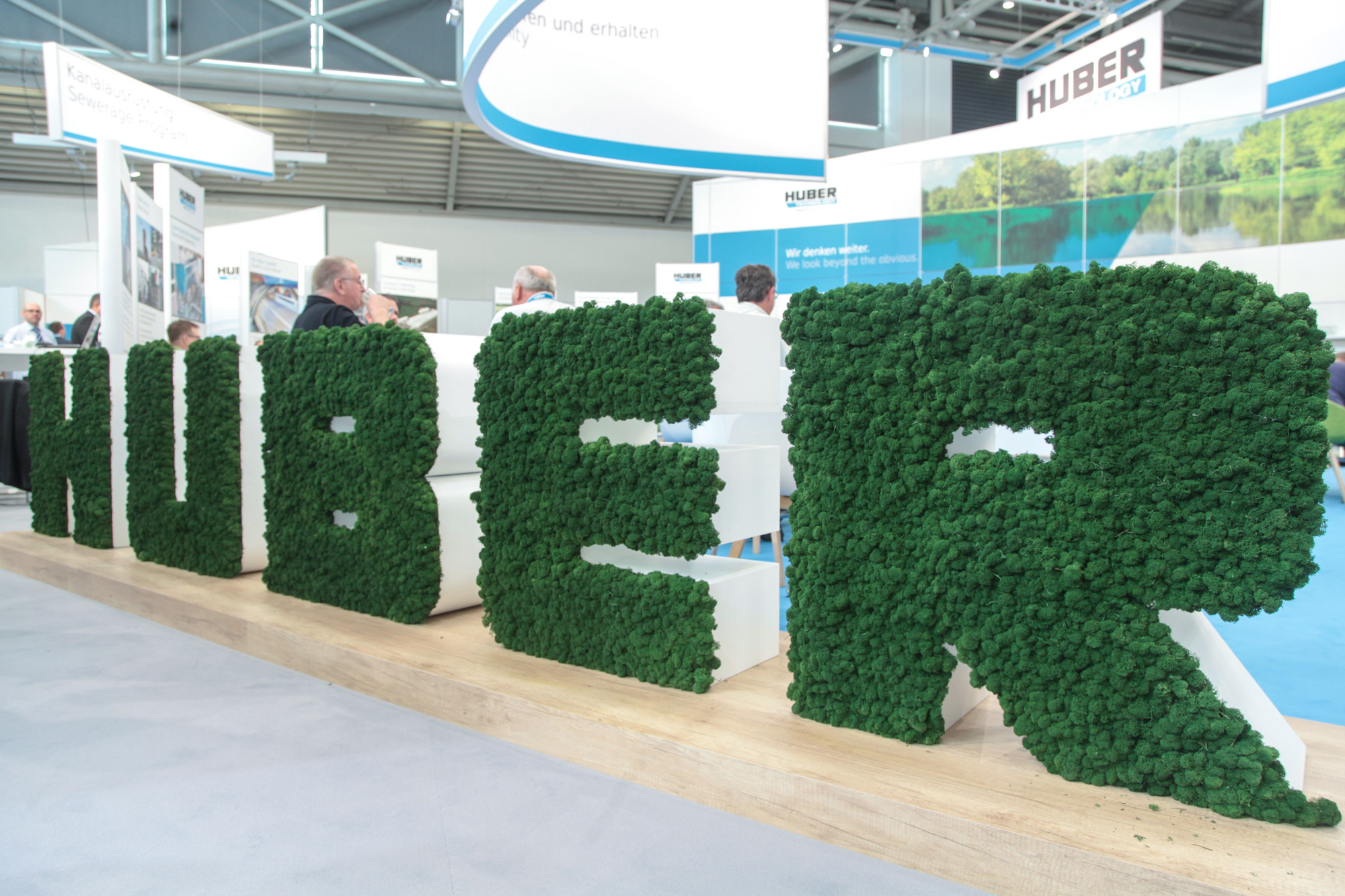 HUBER moss lettering of Freund Evergreen Moss Premium, exhibition stand, moss objects