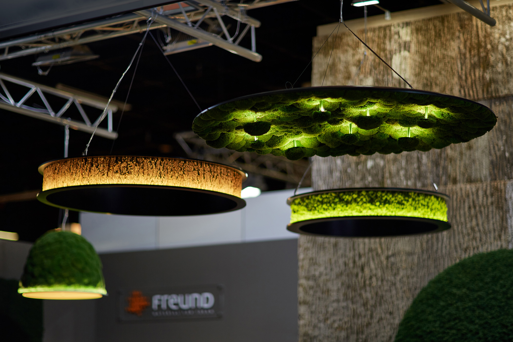 Freund GmbH circular lights with Bark House® poplar bark, curved, ceiling lamp